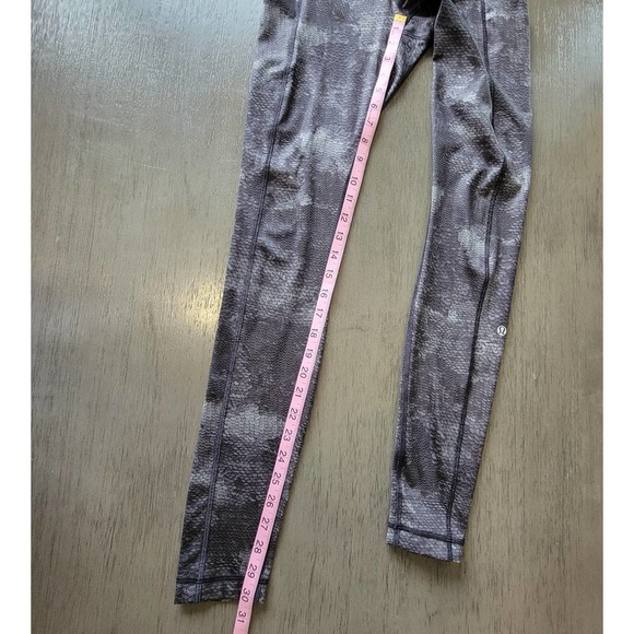 Lululemon Speed Tight II *Full-On‎ Luxtreme Sequin Snake Slate Black Size 4 - Picture 10 of 11